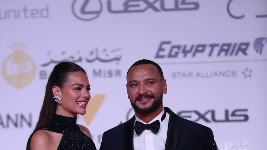 أحمد خالد صالح وهنادي مهنا 