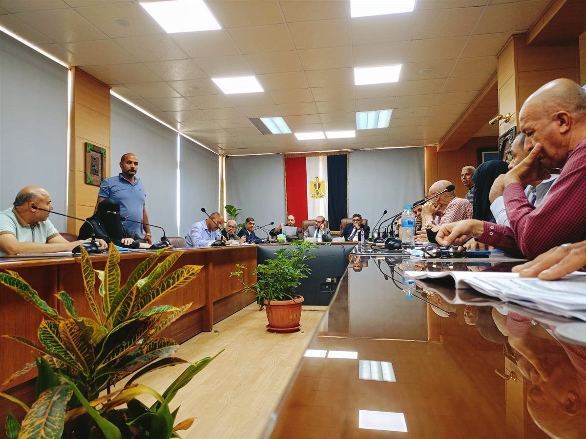جلسة المزاد العلني لبيع مجموعة متنوعة من الأنشطة التجارية بدمياط الجديدة 