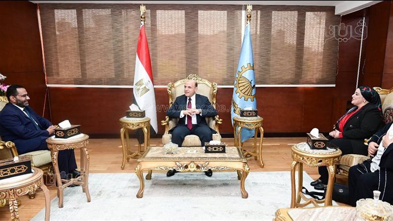 محافظ الغربية يستقبل