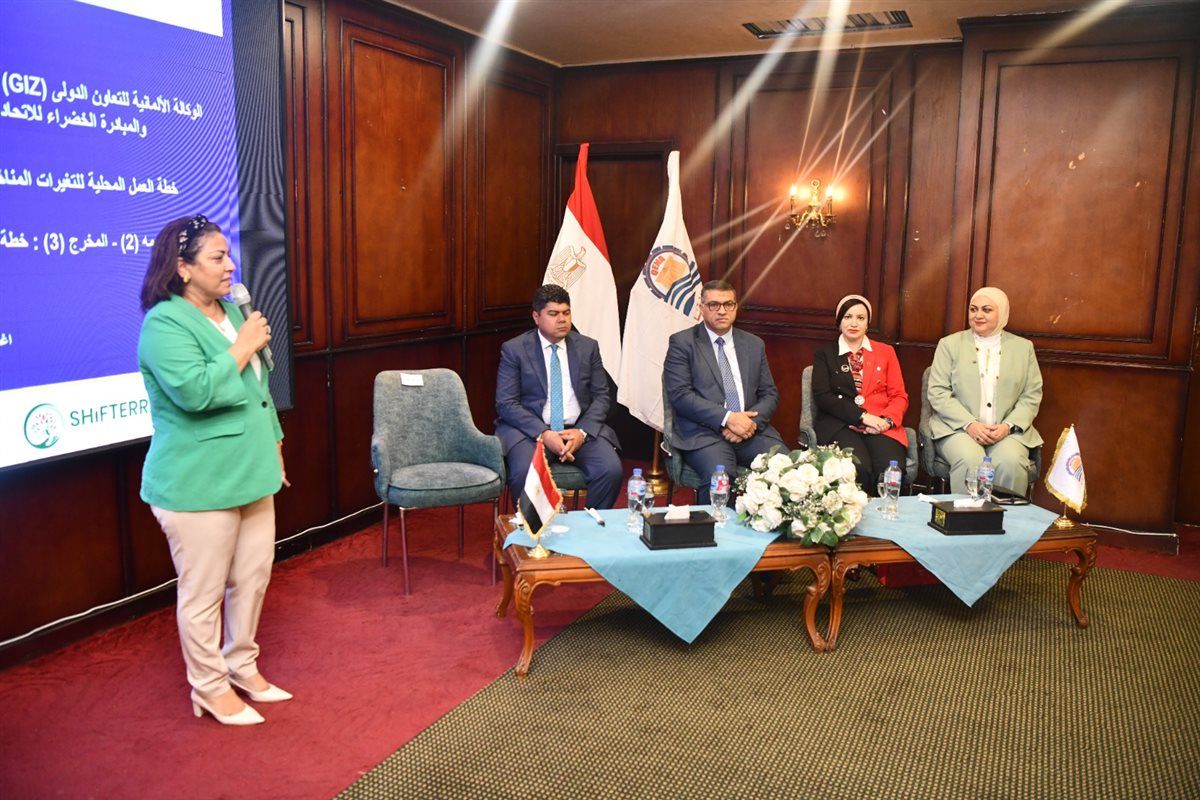 محافظ قنا يشهد افتتاح ورشة عمل لاستعراض خطة العمل المحلية للتغيرات المناخية