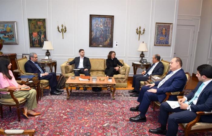وزير الخارجية يستقبل وفد منظمة كنائس من أجل السلام في الشرق الأوسط