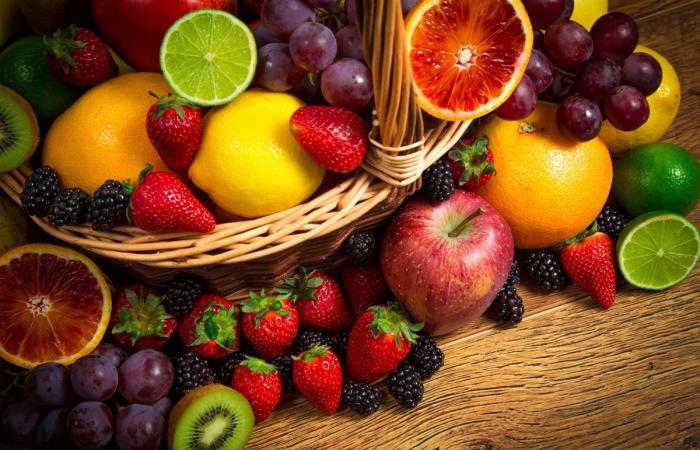 أسعار الفاكهة اليوم، ارتفاع يكسر هدوء العنب وانخفاض البلح البارحي والتين برشومي