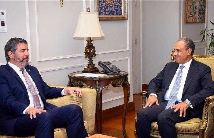 وزير الخارجية يبحث مع مايكل ريجاس سبل تعزيز العلاقات المصرية الأمريكية ومستجدات الأوضاع الإقليمية