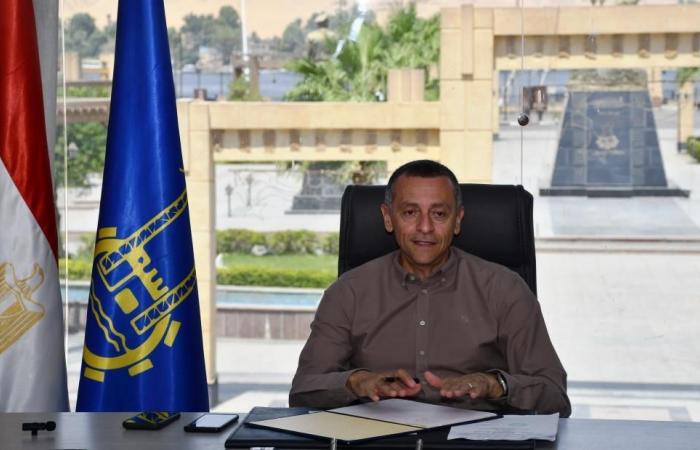 خلال لقائه بالصحفيين والإعلاميين، محافظ أسوان يؤكد على العمل بخطط مدروسة لاقتحام التحديات (صور)
