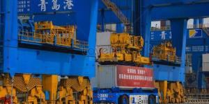 الصادرات
      الخليجية
      للصين
      تنخفض
      إلى
      80.5
      مليار
      دولار
      في
      النصف
      الأول