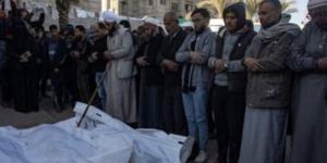 استشهاد 20 فلسطينيا في قصف إسرائيلي على مطعم وسوق شعبي غرب مدينة غزة