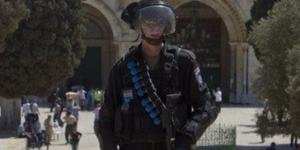 مستوطنون يقتحمون باحات المسجد الأقصى تحت حماية شرطة الاحتلال الإسرائيلي