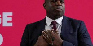 وزير الخارجية البريطاني يعلن تعليق مفاوضات اتفاقية التجارة الحرة مع اسرائيل