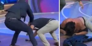 على الهواء مباشرة.. مصارع يخرج عن سيطرته ويضرب والد منافسه (فيديو)