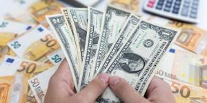 الدولار يستقر مع تركيز الأسواق على التوترات التجارية