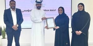 بلدية عجمان تحصد شهادة الاعتماد البلاتيني لنظام إدارة الابتكار المؤسسي