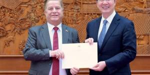 جواد عواد يقدم أوراق اعتماده سفيرا لدولة فلسطين لدى الصين