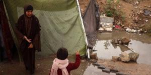 غزة: الأمطار الغزيرة تفاقم معاناة النازحين وتغرق خيامهم