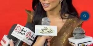 كارولين
      عزمي
      لـ
      تحيا
      مصر:
      مبسوطة
      اني
      بشتغل
      مع
      امير
      كرارة
      ونفسي
      أفرح
      بيا