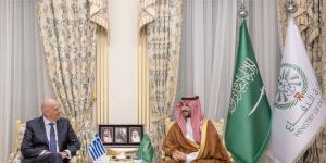 وزير الدفاع يلتقي وزير الدفاع الوطني اليوناني