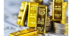 الذهب يتخلى عن مكاسبه.. ويعود للتراجع