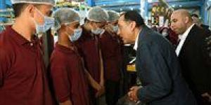 رئيس الوزراء يتفقد محطة الصواف لتعبئة الموالح والحاصلات الزراعية