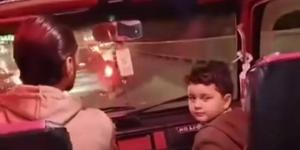 اشتباه كاد يتحول لمأساة.. الطفل زين يثير أزمة داخل ميكروباص بالإسكندرية