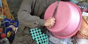 الجاهز يهدد المهنة .. لحامو البلاستيك تحت لهيب الانقراض مع ظهور الميكنة الحديثة