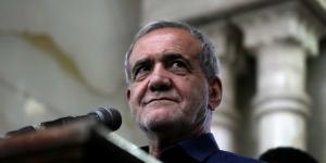 الرئيس الإيراني: أيدينا ستبقى على الزناد وإيران لن تتخلى عن اللبنانيين