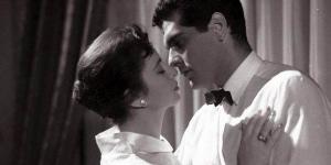 خدعة
      تحولت
      إلى
      أشهر
      قصة
      حب..
      تفاصيل
      أول
      لقاء
      بين
      عمر
      الشريف
      وفاتن
      حمامة