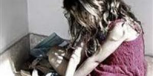 مأساة
      في
      الطالبية..
      أب
      مدمن
      ينهي
      حياة
      طفلته
      ضربًا
      ثم
      يختلق
      رواية
      حادث
      سير