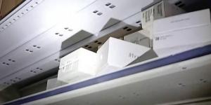 شرطة
      لندن
      تصادر
      500
      هاتف
      مسروق
      داخل
      متجر