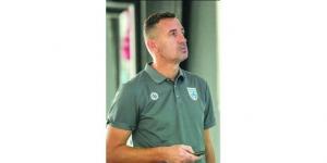 كاظمة
يجدد
لتاديتش
والجهاز
الفني
المساعد