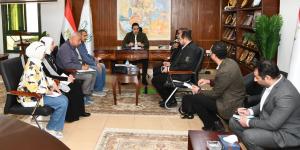 نائب
      المحافظ
      يتابع
      الموقف
      التنفيذي
      لتشغيل
      تنفيذاً
      لتوجيهات
      محافظ
      الفيوم..
      بمجمعي
      "جردو"
      و"المشرك"
      ضمن
      مشروعات
      "حياة
      كريمة"