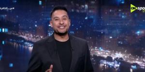 كريم
      رمزي
      يرسم
      لوحة
      خالدة
      في
      حب
      محمد
      صلاح:
      “أسطورة
      لا
      تقدر
      بثمن”