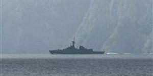 سابقة
      منذ
      الحرب..
      سفن
      حربية
      أمريكية
      تعبر
      هرمز
      دون
      تنسيق
      مع
      طهران