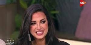 إلهام
      وجدي:
      ياسمين
      عبد
      العزيز
      بتضيف
      لأي
      فنان
      وبتخليه
      ينور
      جنبها