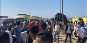 مصرع
      شخصين
      وإصابة
      3
      في
      تصادم
      مروع
      بالوادي
      الجديد