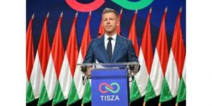 رئيس
الوزراء
المجري
المنتخب
يتعهد
بتطبيع
العلاقات
مع
الاتحاد
الأوروبي