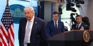 «باكستان
      أم
      دولة
      أخرى»..
      ترامب
      يناقض
      نفسه
      بشأن
      مفاوضات
      إيران