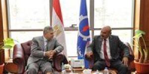 الفريق
      أسامة
      ربيع
      يبحث
      سبل
      التعاون
      مع
      محافظ
      السويس...
      ويتابع
      مستوى
      تقديم
      الرعاية
      الصحية
      بالمستشفيات