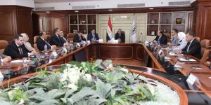 محافظ
بني
سويف
يعقد
لقاءً
مع
أعضاء
مجلسي
النواب
والشيوخ
لمناقشة
الملفات
الخدمية
واحتياجات
المواطنين