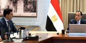 رئيس
      الوزراء:
      البرنامج
      الوطني
      لتنمية
      صناعة
      السيارات
      يُعزز
      اهتمام
      الدولة
      بملف
      التوطين