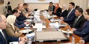 وزيرا
الصناعة
والعمل
يبحثان
سبل
تعزيز
التكامل
والتعاون
بين
الوزارتين
في
المجالات
المشتركة