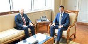 وزير
      العمل
      يبحث
      مع
      وزيري
      الصناعة
      والتعليم
      العالي
      ربط
      التدريب
      بسوق
      العمل
      وتعزيز
      منظومة
      التشغيل
      في
      مصر