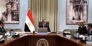 رئيس
      الوزراء
      يستعرض
      مقترحًا
      لتنفيذ
      مشروع
      مدينة
      المستشفيات
      والمعاهد
      الطبية
      بالعاصمة
      الجديدة