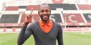 جيلبرتو:
      مستعد
      لخدمة
      الأهلي
      والفريق
      سيعود
      أقوى