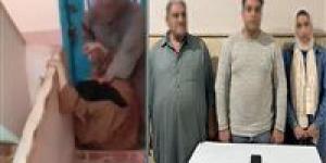 أقل
      من
      24
      ساعة..
      ضبط
      المسن
      المتهم
      بضرب
      زوجة
      ابنه
      في
      كفر
      الشيخ