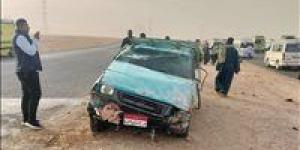 إصابة 15 عاملا في انقلاب سيارة ربع نقل بالطريق الصحراوى الغربى بأسوان
