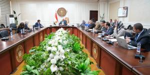 وزير
      العمل
      يلتقي
      وفد
      مبادرة
      "الاستثمار
      من
      أجل
      التوظيف"