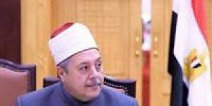 شيخ
      الأزهر
      يكلف
      الشيخ
      أيمن
      عبد
      الغني
      بتسيير
      المهام
      المالية
      والإدارية
      بوكالة
      الأزهر