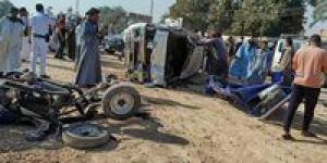 مصرع
      شخصين
      وإصابة
      12
      آخرين
      في
      تصادم
      ميكروباص
      وتروسيكل
      بأسيوط