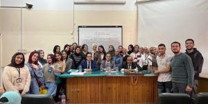 مناقشة
      متميزة
      لمشروعات
      تخرج
      شعبة
      الإذاعة
      والتليفزيون
      بآداب
      الزقازيق