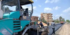 تطوير
      طرق
      الرحمانية
      بالبحيرة
      مستمر..
      رصف
      “المرور
      القديم”
      لتعزيز
      الحركة
      وخدمة
      الأهالي