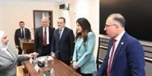 وزيرة
      الإسكان
      تستعرض
      أمام
      البرلمان
      خطة
      تنمية
      عمرانية
      بـ
      714
      مليار
      جنيه